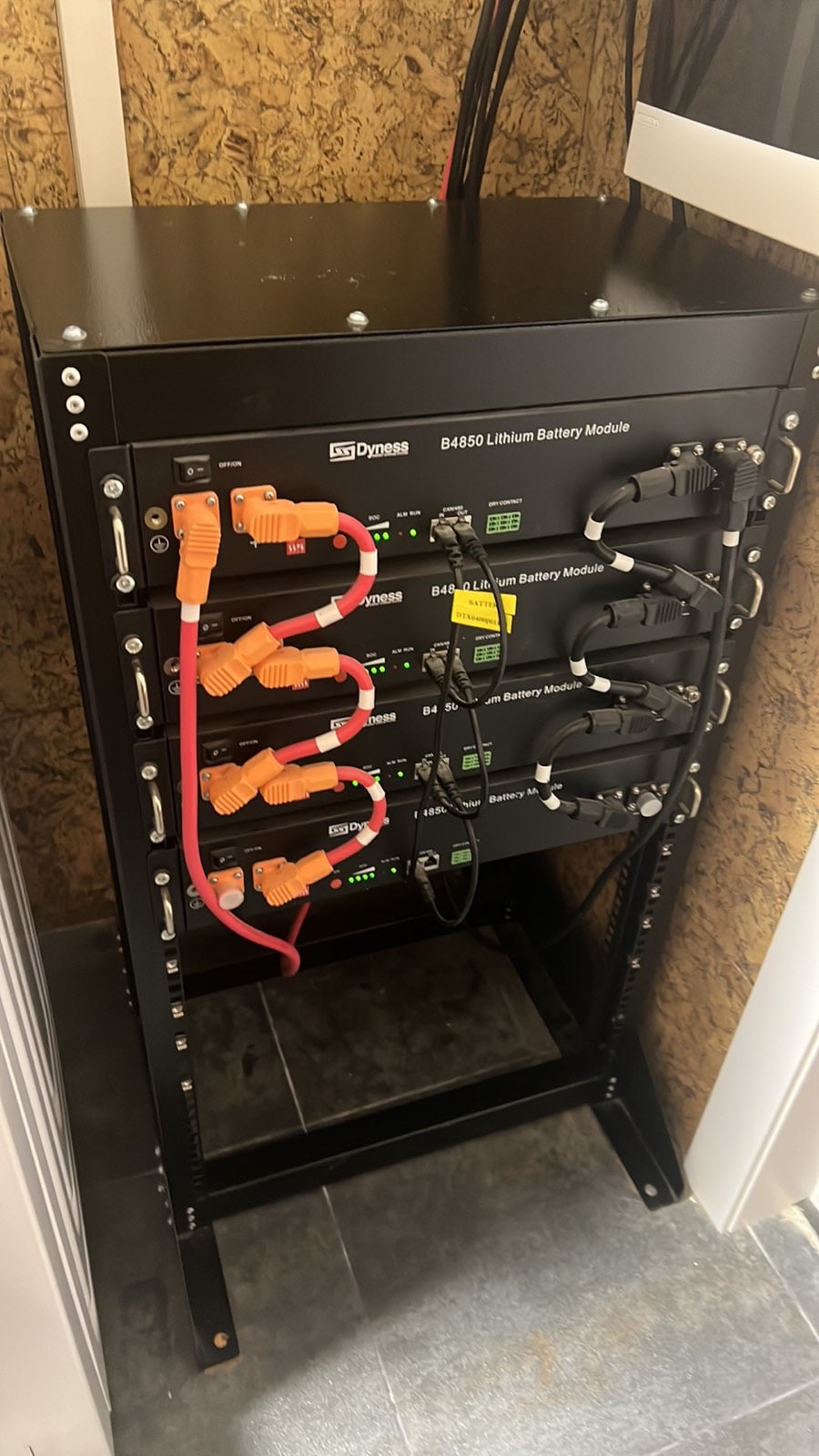 Steel battery rack compatible with Pylontech and Dyness battery modules